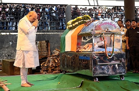 Ananth Kumar cremated with state honors in Bengaluru