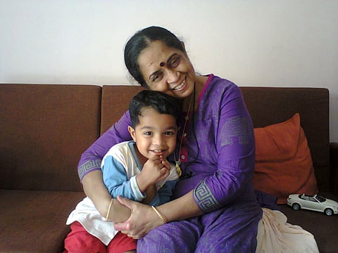 குழந்தைகளுடன் பொழுது போக்க விரும்பும் மூத்தோர்கள்