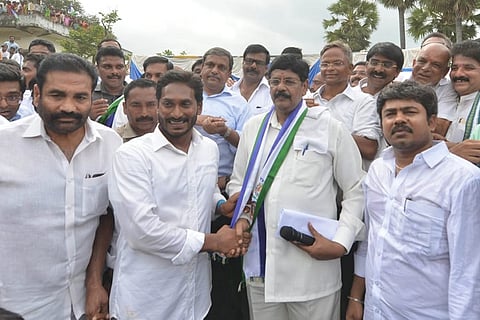 Ex-Andhra minister Anam Ramanarayana Reddy meets Jagan, joins YSRCP