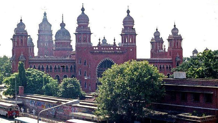 Madras HC issues contempt notices to top TN bureaucrats over temple