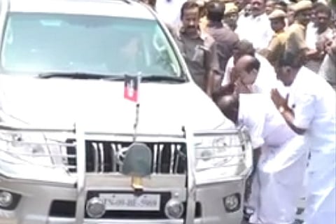 Two-time former CM, but OPS hasn't forgotten how to bend before Jayalalithaa