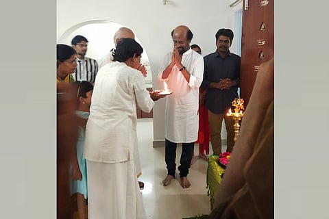 Rajinikanth keeps his promise, buys a house for veteran storywriter Kalaignanam
