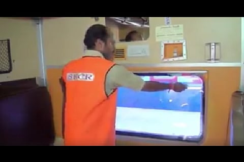 Seen the emergency window on your last train journey but never learned how to use it? Here’s a video primer