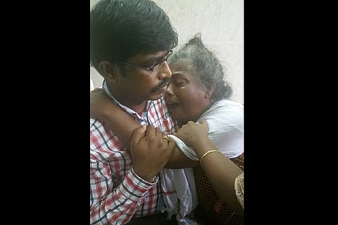 Ernakulam Collector pained by ‘publicity-hungry’ visitors, urges people to help Jisha’s family