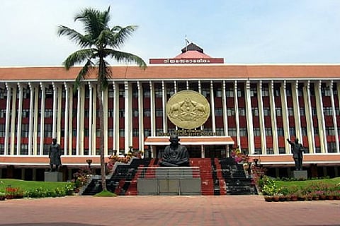 Congress stalls Kerala assembly over political violence on opening day