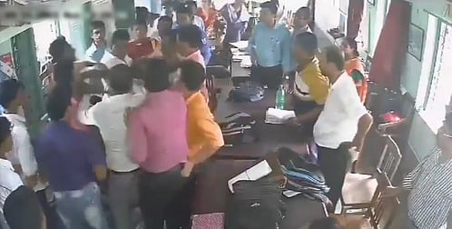 Govt school teacher thrashed for 'punishing' disobedient student in Bengal
