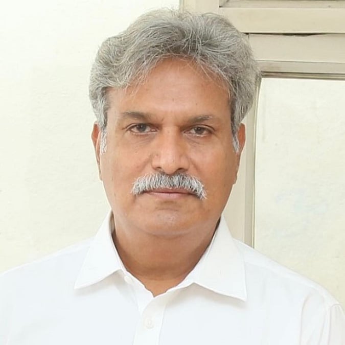 'It is not right for me to stay in the party', TDP MP Ksineni Srinivas has decided to quit the party