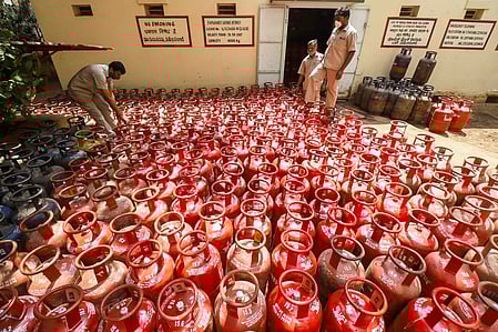 Commercial LPG cylinder’s price reduced by Rs 51.50, effective Sep 1