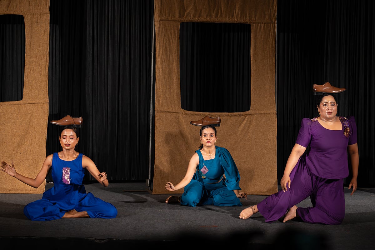 Greeshma, Anjali, Ponnu, mid performance with shoes