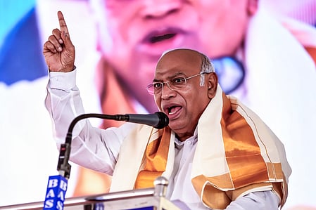 'Winds of change blowing in Kerala': Mallikarjun Kharge predicts UDF sweep