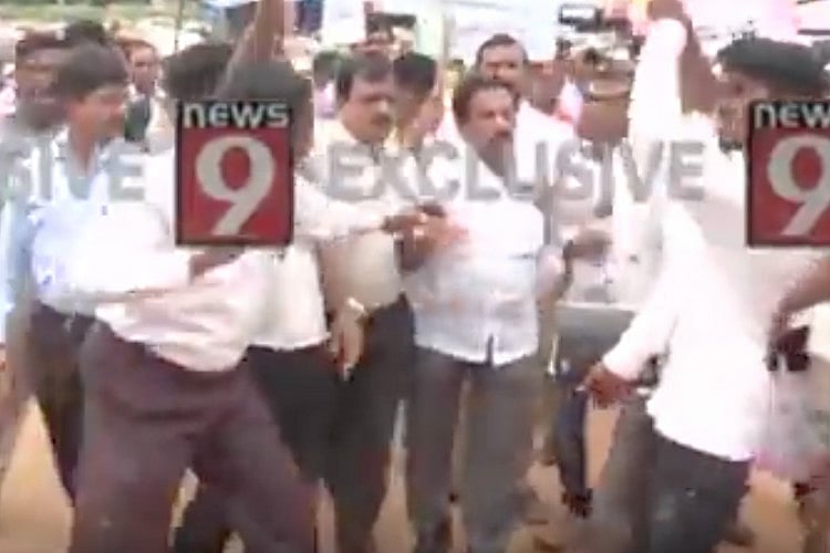 Traders gatecrash Mysuru Cong MLA's rally against firecrackers, call