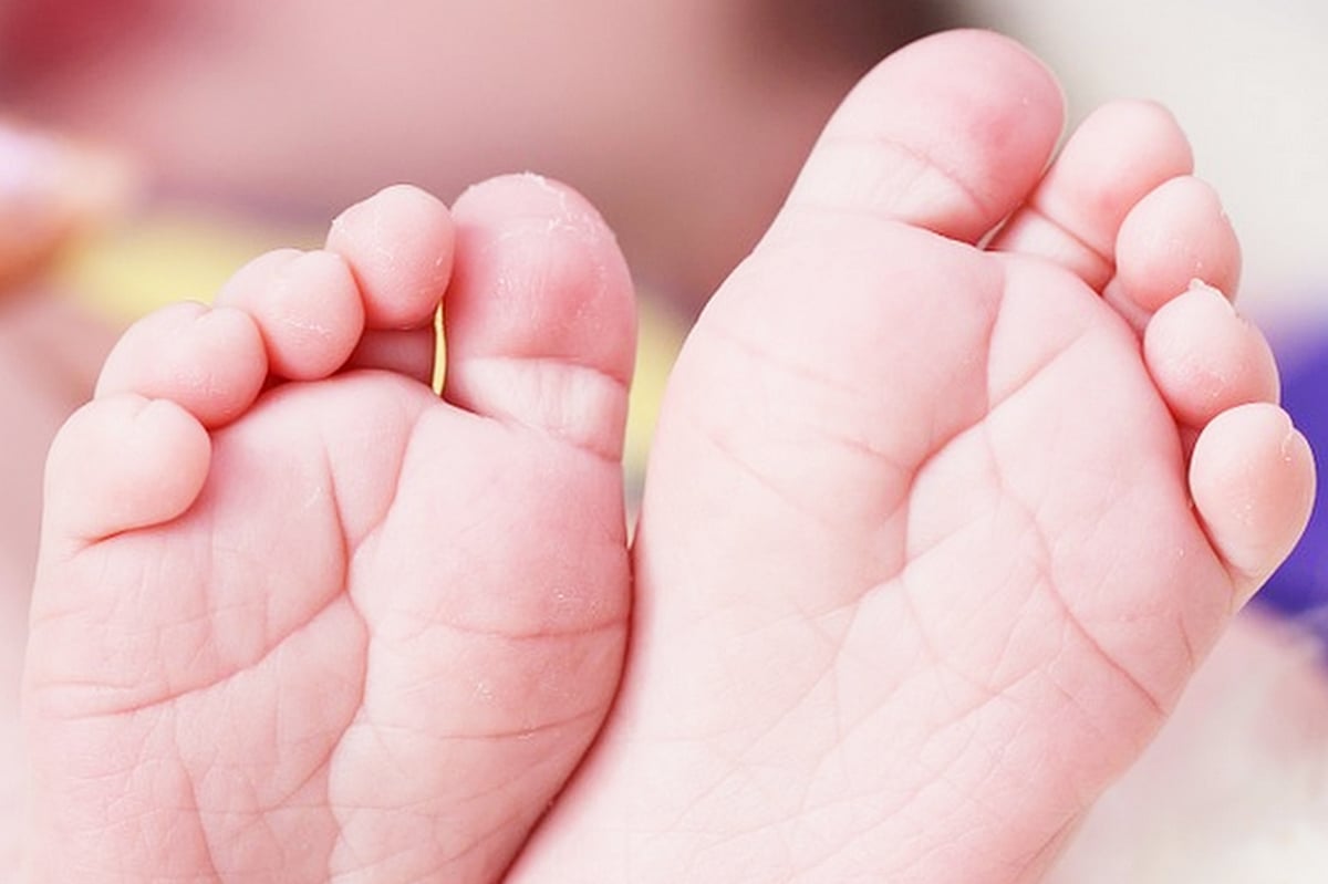 telangana-police-arrest-five-for-sale-of-4-day-old-girl
