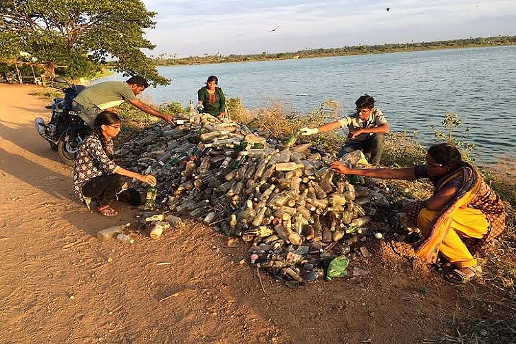Dumping in water bodies: 4000 liquor bottles fished out from Coimbatore ...