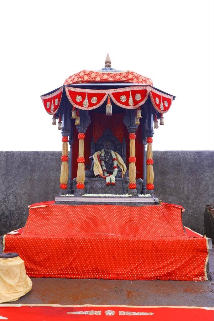 Shivrajyabhishek: जानें आज क्यों मनाया जाता है शिवराज्याभिषेक समारोह, इस साल आयोजन कोरोना को देखते हुए सादे समारोह और उत्साह के साथ सम्पन हुआ