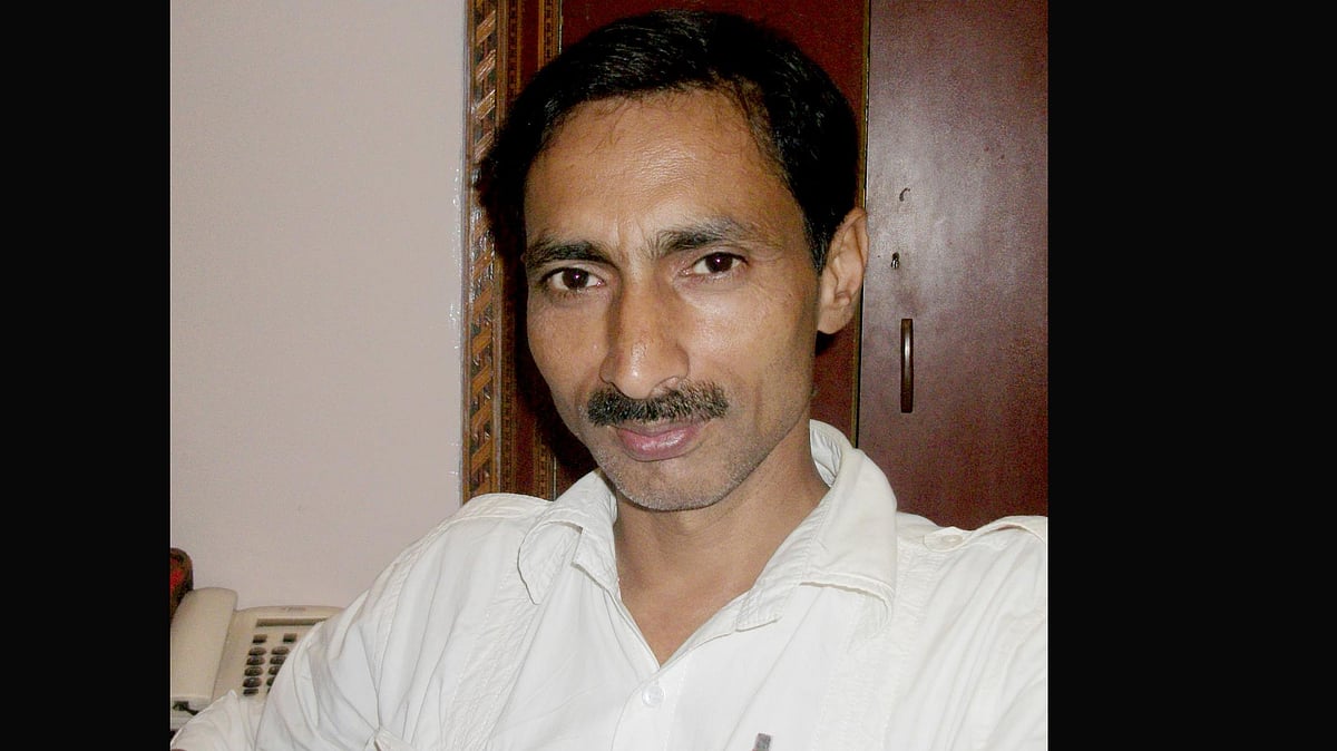 File photo of journalist Jagendra Singh who was allegedly burnt to death. (Courtesy: <a href="https://www.facebook.com/spnnewsb/media_set?set=a.104515626315609.4882.100002715163804&amp;type=3">Facebook</a>)