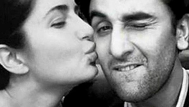 Muah!!! (Photo: <a href="https://twitter.com/hashtag/KatrinaKaif?src=hash">Twitter/@StylishByNature</a>)