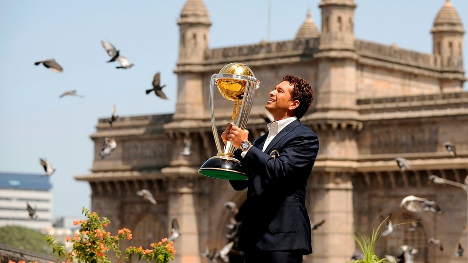 Sachin Tendulkar with his greatest gift to Indian cricket –&nbsp;the 2011 World Cup trophy. (Photo: Reuters)