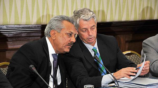 Zaheer Abbas(L) sits beside ICC CEO Dave Richardson at the sports body’s annual meet in Barbados. (Photo: twitter.com/ICC)