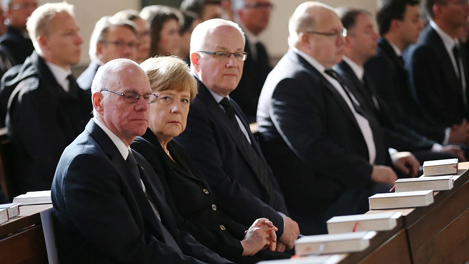Members of German&nbsp;government and parliament attend a commemoration mass for the unexpectedly died member of the Christian Democratic Union (CDU) Philipp Missfelder in Berlin. (Photo: Reuters)