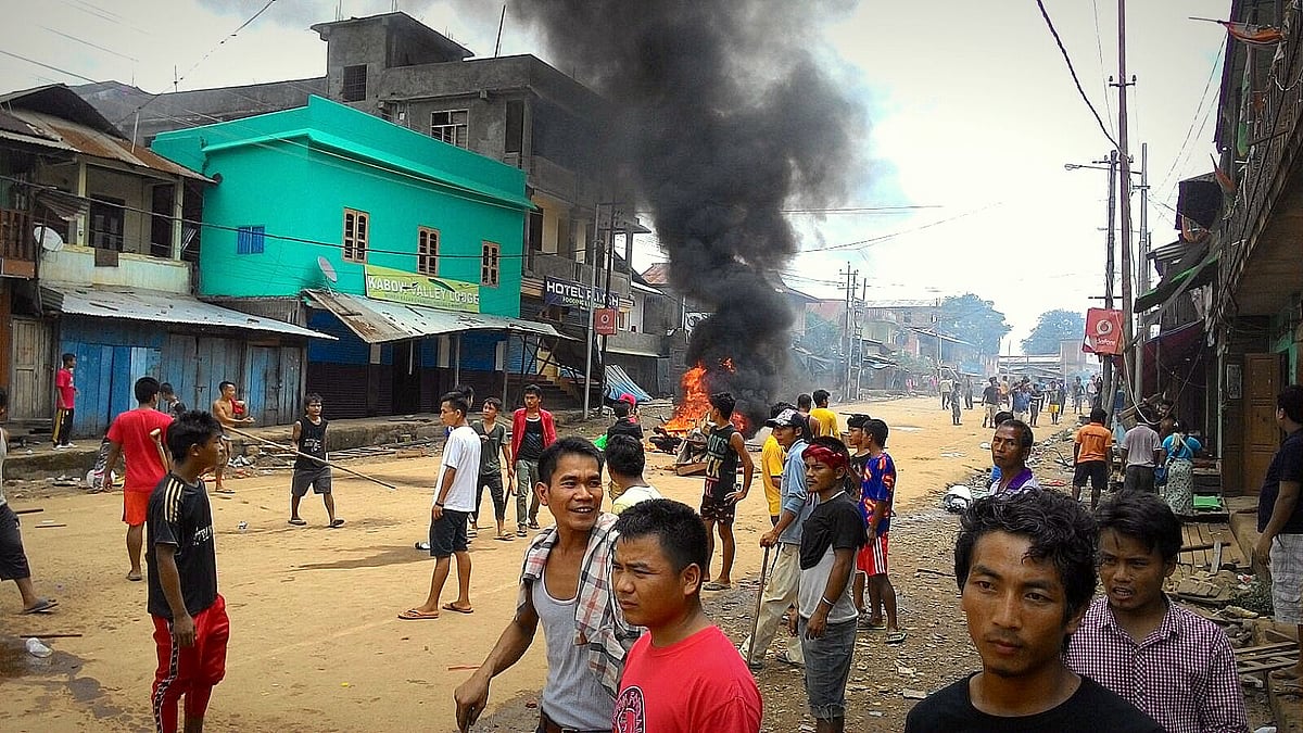 <div class="paragraphs"><p>A number of private properties in Moreh town of Chandel district in Manipur were today torched and looted after a clash broke out between two groups. </p></div>