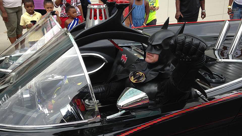 (Photo: <a href="https://www.facebook.com/photo.php?fbid=10203688610669994&amp;set=pb.1059188322.-2207520000.1439887799.&amp;type=3&amp;theater">Lenny Robinson</a> via <a href="https://www.facebook.com/4.BATMAN?fref=photo">Facebook</a>)