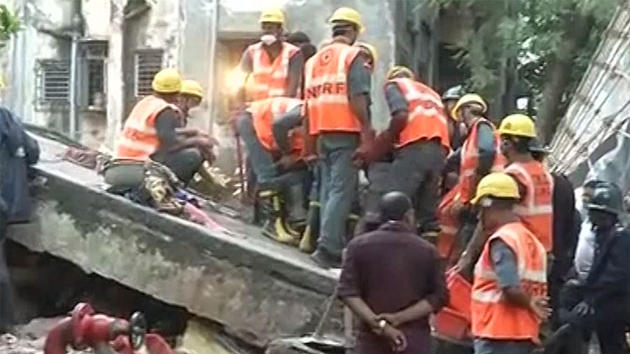 NDRF on rescue operations underway at Thane. (Photo Courtesy: ANI Screegrab)