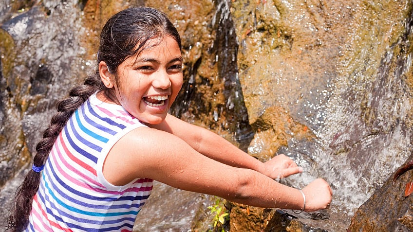 Indian girls from India’s middle and upper classes are 1 cm taller, and boys are 3 cm taller. (Photo: iStock)