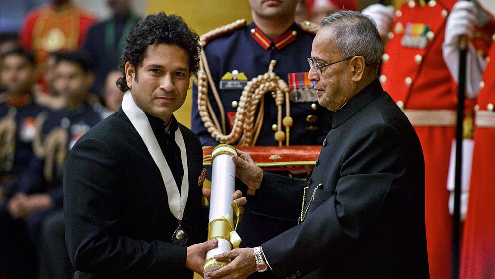 Sachin Tendulkar receives the Bharat Ratna from President Pranab Mukherjee in 2014 (Photo: Reuters)