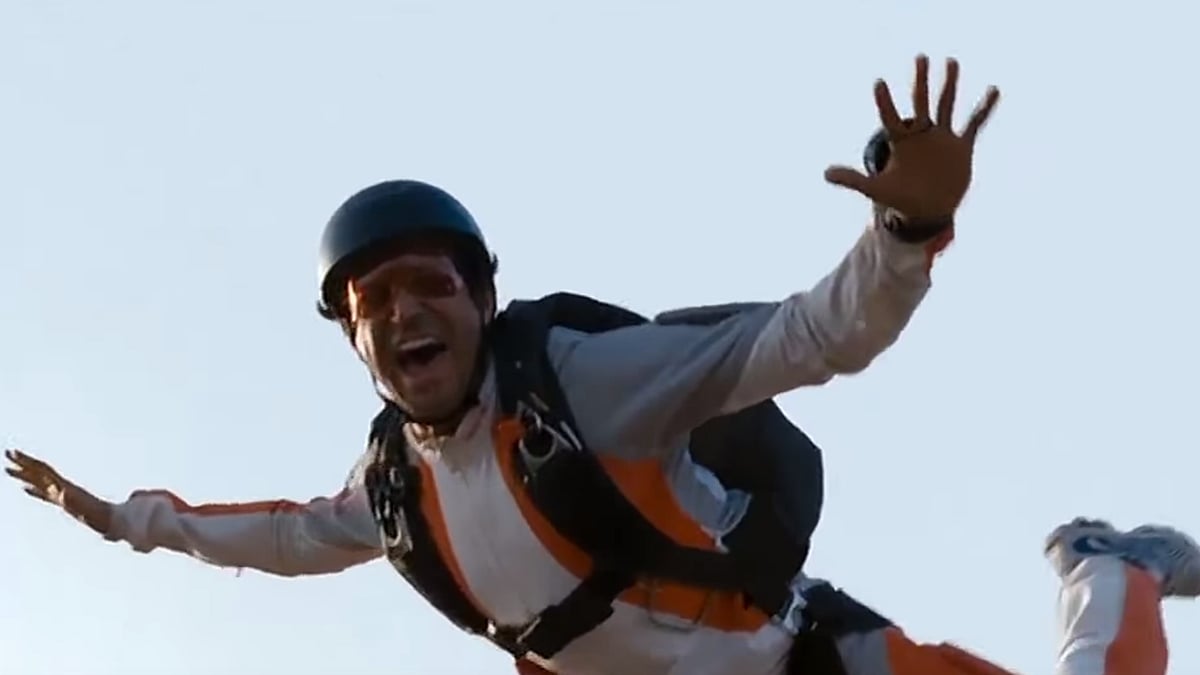 Farhan Akhtar in a scene from <i>Zindagi Na Milegi Dobara</i>, where he jumps off an airplane. (Photo Courtesy: YouTube screenshot)