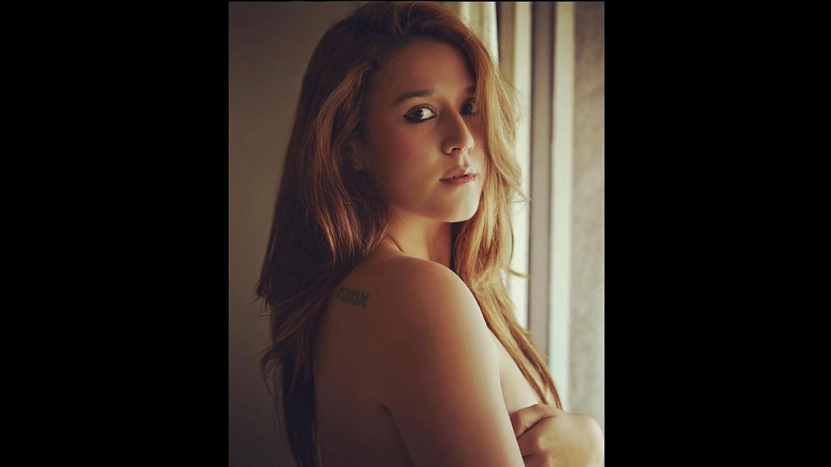 Krishna Shroff posts a topless pic of herself via Instagram (Photo: <a href="https://instagram.com/p/7LEWD0Hx3N/?taken-by=kishushroff">Instagram/@krishushroff</a>)