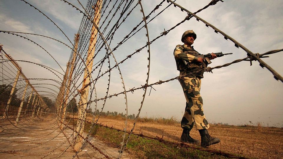 Pakistan expresses “deep concern” about India’s plans to construct a wall along the LoC allegedly to convert it “into a quasi international border”. (Photo: Reuters)