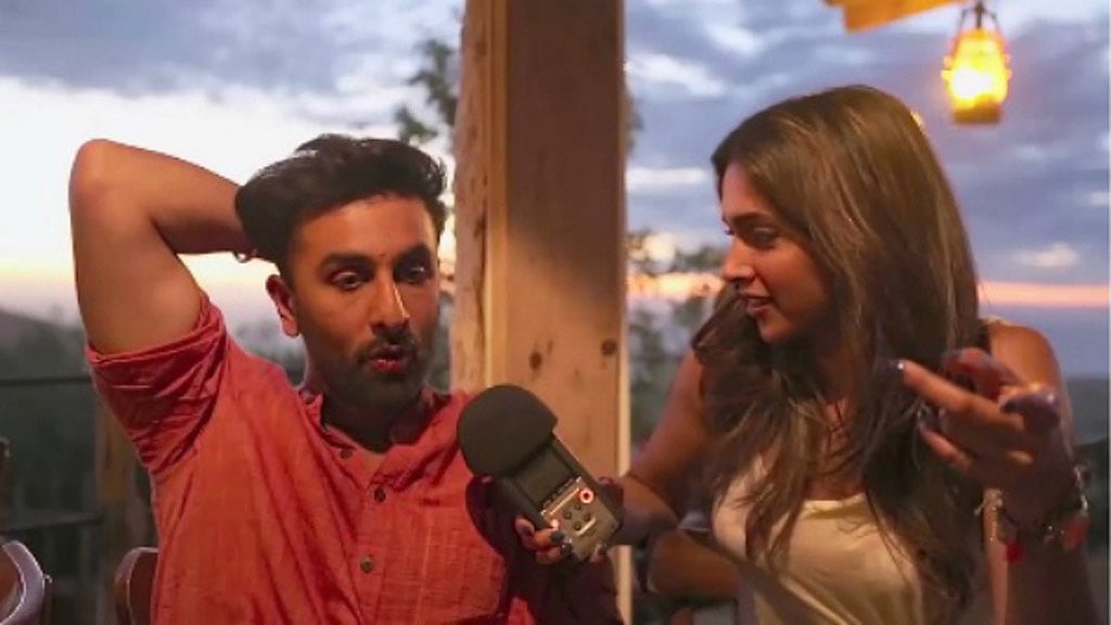 Deepika and Ranbir in a promotional video for their upcoming film <i>Tamasha. </i>(Photo:Facebook/<a href="https://www.facebook.com/video.php?v=924071161000321">Deepika Padukone</a>)