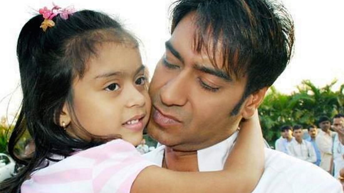 Ajay Devgn’s biggest critic is his 12 year old daughter Nysa (Photo: Twitter/<a href="https://twitter.com/racquel_erika/status/583472961891348481">@racquel_erika</a>)