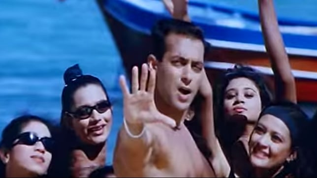 Here’s a little peek into some famous Bollywood songs that will instantly make you hungry! (Photo: YouTube screengrab)