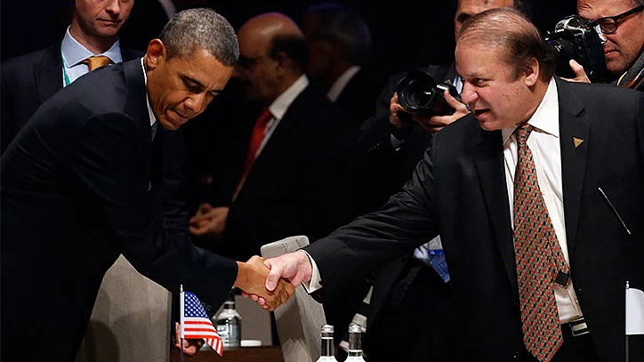 Pakistan’s Prime Minister Nawaz Sharif (right) shakes hands with US President Barack Obama (left) at the opening session of the Nuclear Security Summit in The Hague. (Photo: Reuters)