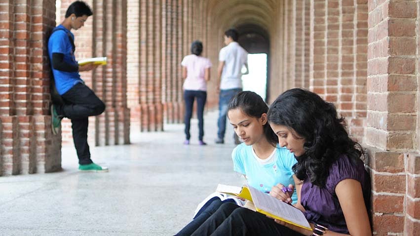 In B-Schools companies wish to bridge the gender divide but at the same time don’t want to be seen as biased “against the men”. (Photo: iStockphoto)