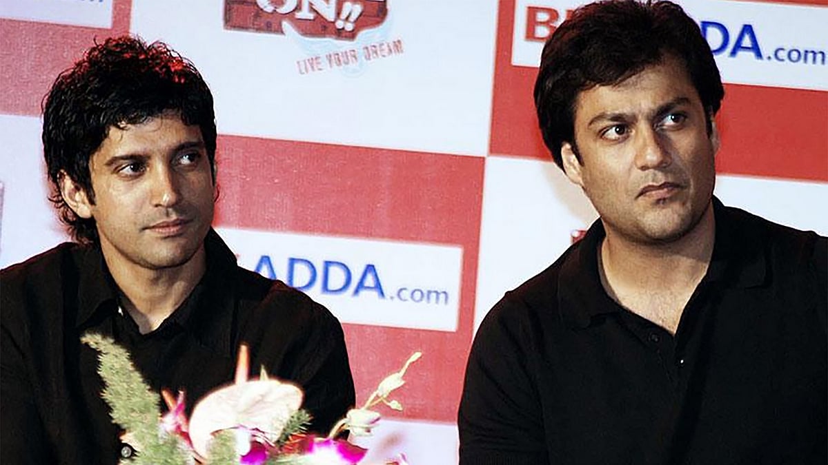  Farhan Akhtar and Abhishek Kapoor (Photo: <a href="https://instagram.com/p/8mQ8MEOKLv/?taken-by=varundvn">Twitter/@Stardust_Magna</a>)