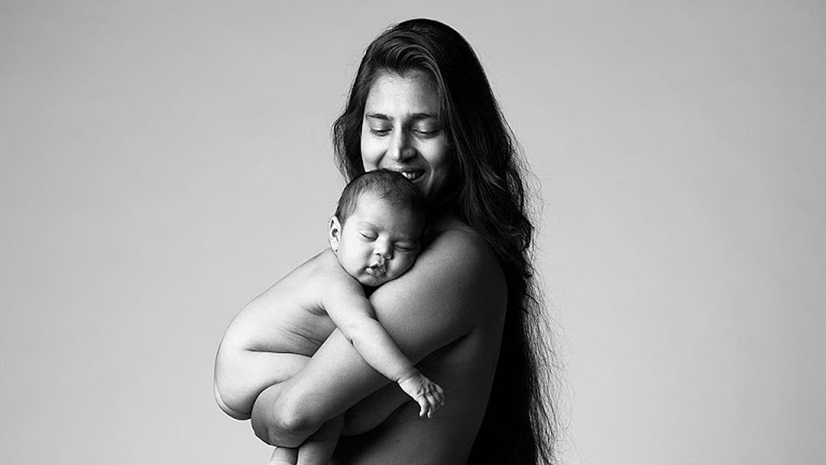  Actor Kasthuri did a photo shoot with her baby for a motherhood project by American photographer Jade Beall three years ago. (Photo Courtesy: The News Minute)
