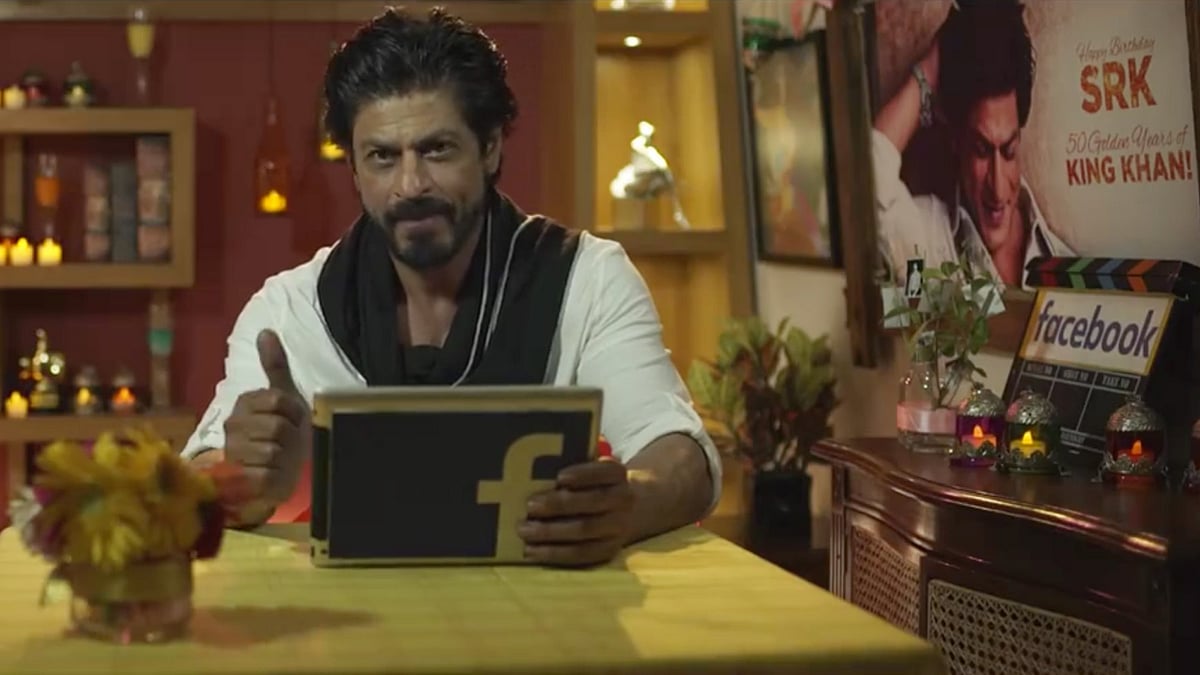Shah Rukh Khan in the Facebook bus.
