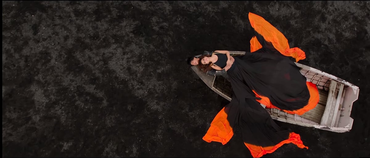 A still from the song Gerua. (Photo: Youtube/Red Chillies Entertainment)