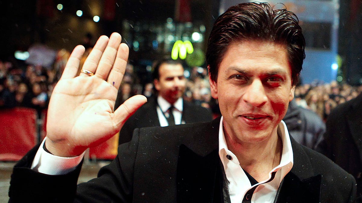 Bollywood actor Shah Rukh Khan at waves to his fans at the Berlinale International Film Festival (Photo: Reuters) 