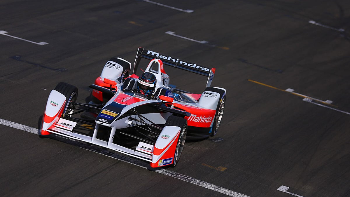 Current E-Mahindra racing in Donington park 2015 test 1 by Shivraj Gohil. (Photo: <a href="http://mahindra.fiaformulae.com/en/gallery/201516-pre-season-testing-donington-park.aspx">Mahindra FIA Formula E</a>)
