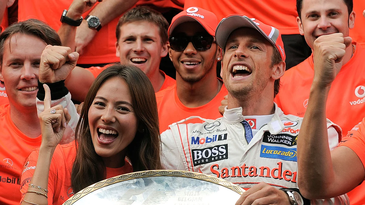 File picture of Jenson Button celebrating a Belgian GP victory with his then girlfriend Japanese-Argentine model Jessica Michibata. (Photo: Reuters)