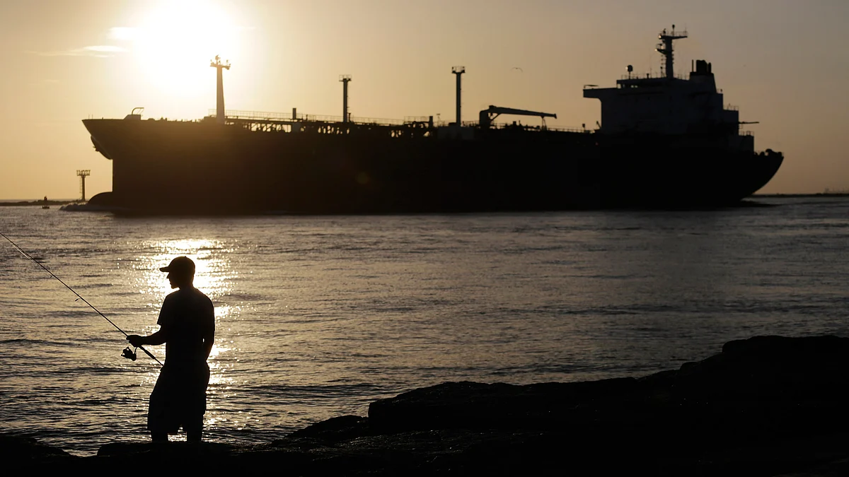 Goldman Sachs warning of sub-$30 crude seem not so outlandish after all.&nbsp;(Photo: AP)