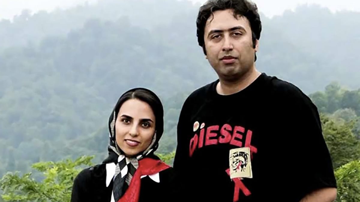 File photo: Fatemeh Ekhtesari and Mehdi Moosavi. (Photo courtesy:<a href="http://www.iranhumanrights.org/2015/10/two-poets-sentenced/"> Iran Human Rights</a>)