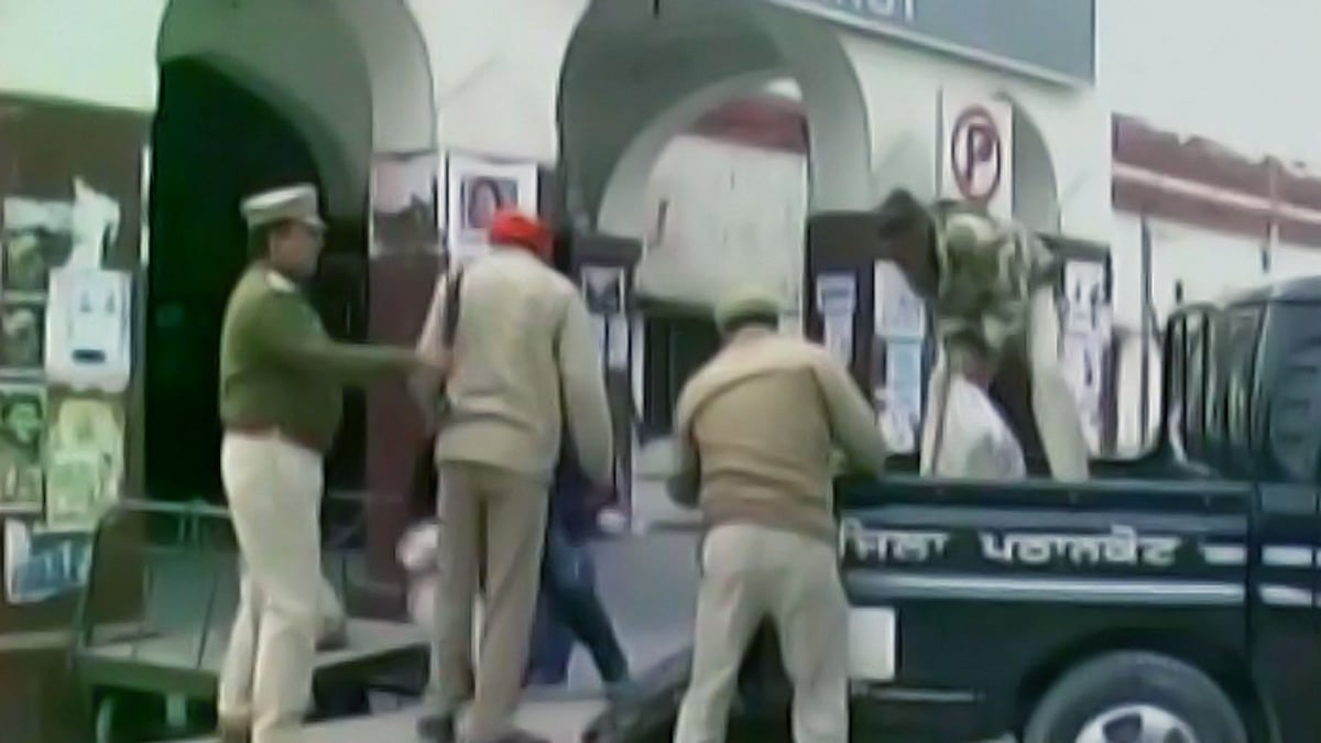 Police teams at the Pathankot railway station. (Photo: ANI)
