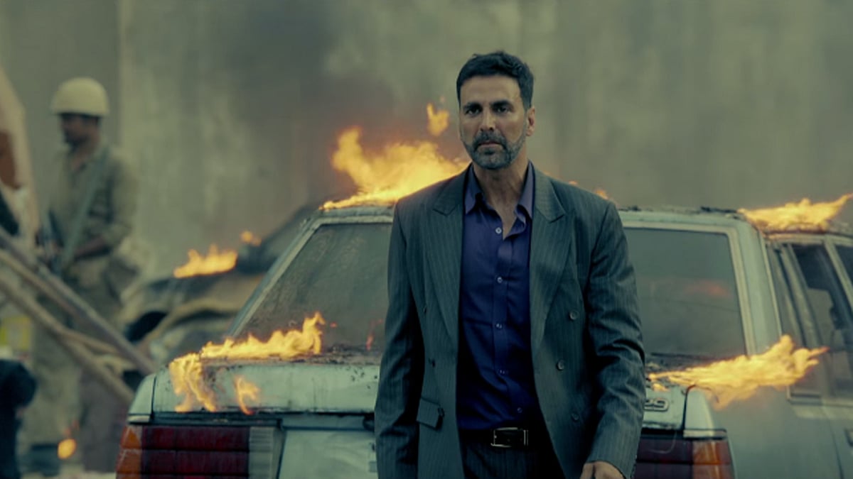 A scene from <i>Airlift</i>
