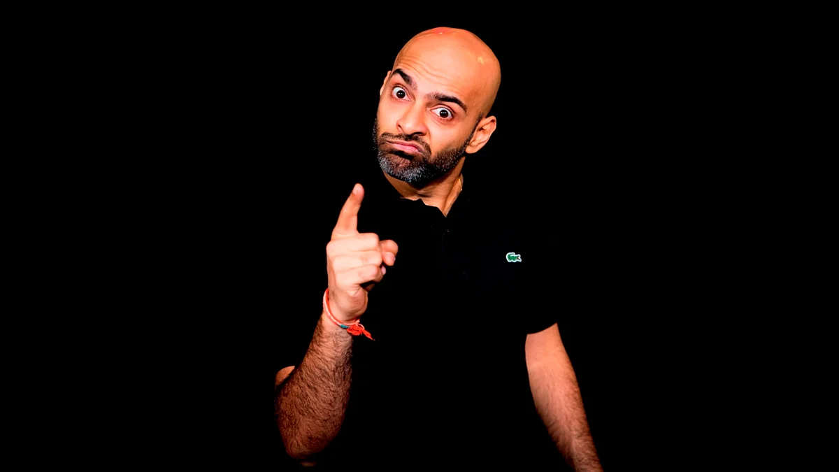 Bollywood Gandu, aka Karan Talwar, wants us to maintain hygiene in public spaces. (Photo: Canvas Laugh Club)