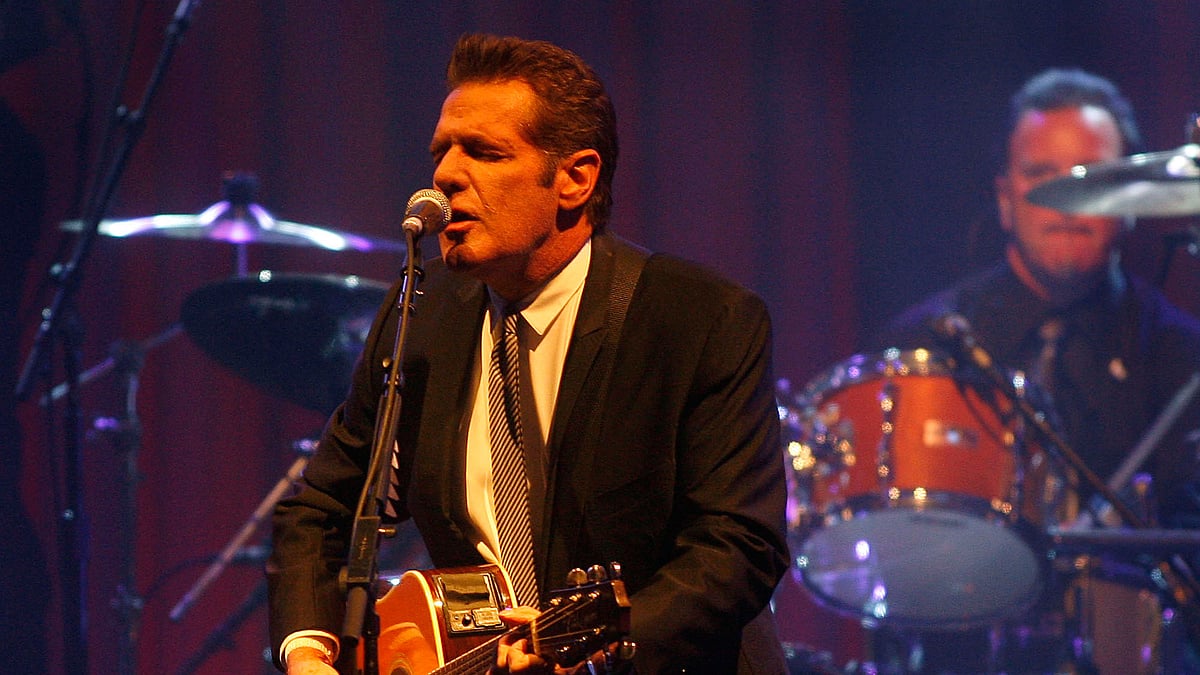 In this 20 March 2010 file photo, Glenn Frey of the Eagles performs at Muhammad Ali’s Celebrity Fight Night XVI in Phoenix, Arizona. (Photo: AP)<a></a>