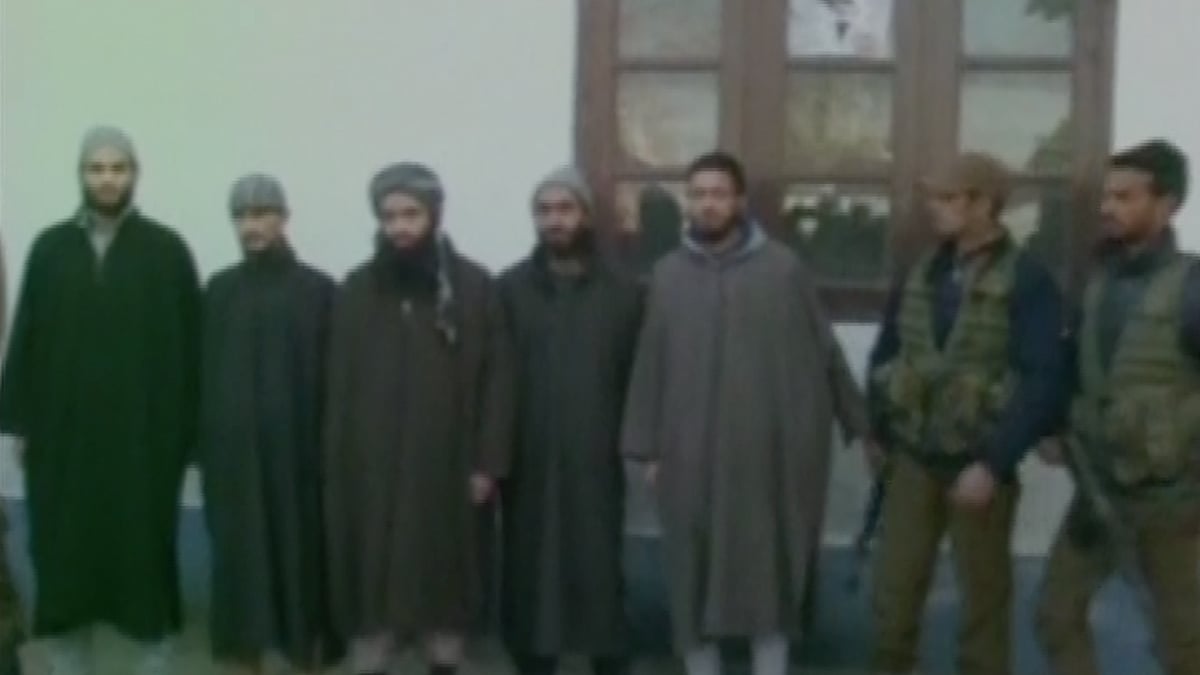 Security forces arrested five militants belonging to the Harkat-ul-Mujahideen  in Sopore area of North Kashmir. (Photo: ANI)